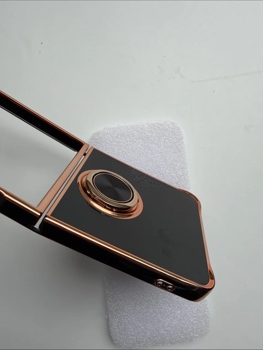 Galaxy Z Flip 7 Protective Case in Black & Gold